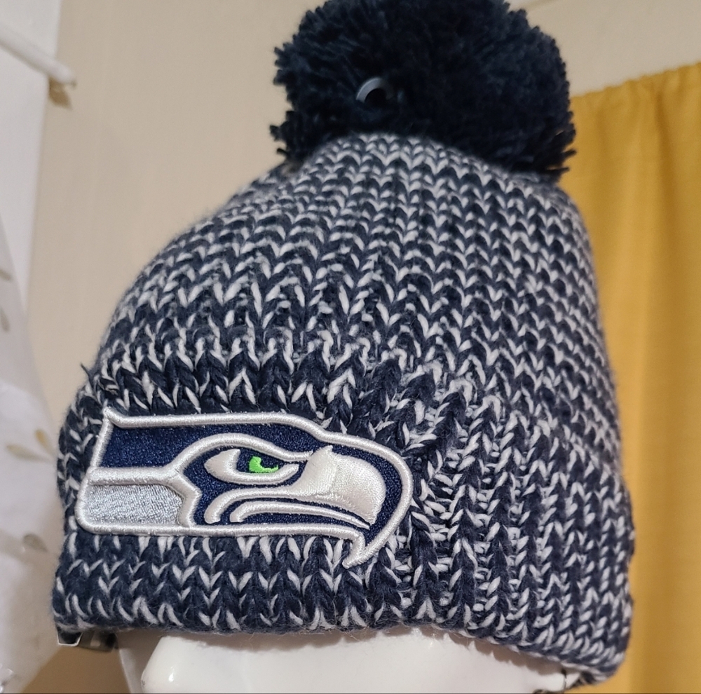 🔥SALE Seattle Seahawks - Navy and White Pom-Pom Beanie